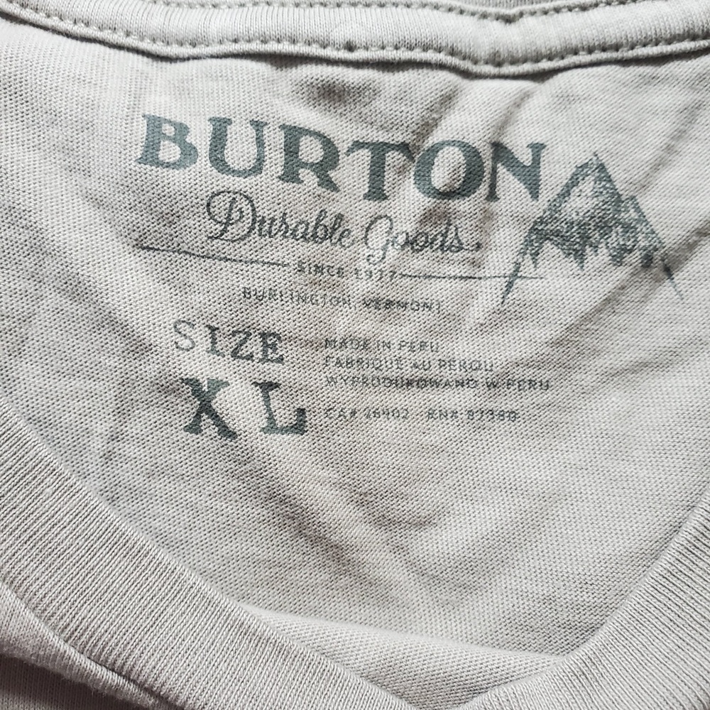 Men’s XL Burton Tshirts. (2) - Picture 3 of 5